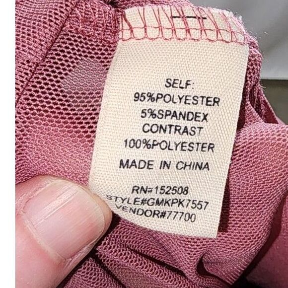 Gimmicks Mauve Lace Embroidered V-neck Top Size Small - Picture 7 of 7